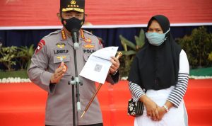 Kapolri Minta Semua Lokasi Pusat Aktivitas Warga Dipasangi Aplikasi PeduliLindungi