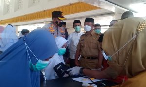 Kapolres Gowa Pantau Vaksinasi Merdeka di Masjid Agung Syech Yusuf