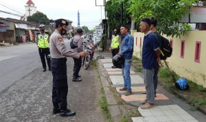 Pasca Apel Pagi, Dilanjutkan Operasi Yustisi Prokes Di Depan Polsek Somba Opu Di Pimpin Kapolsek