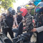 Tegakkan Displin Penggunaan Masker, Unit 01 Turjawali Samapta Polres Gowa Gelar Operasi Yustisi