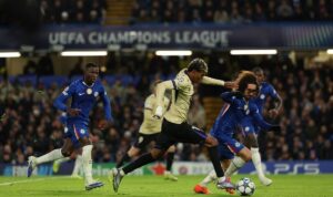 Marc Cucurella Redam Lamine Yamal saat Chelsea Kalahkan Barcelona 3-0